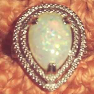 White Teardrop Stone with Silver Band (nwot)